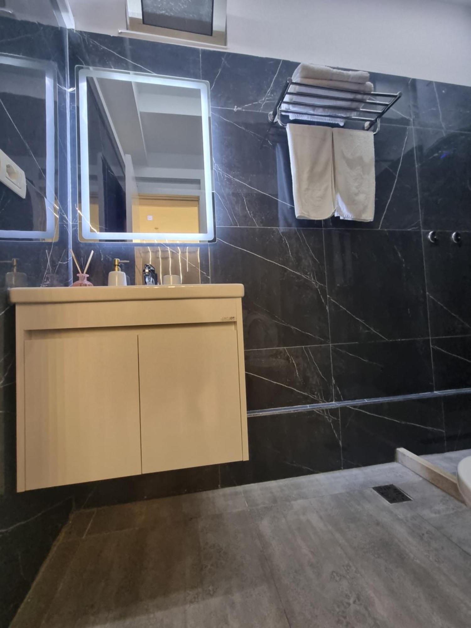 Mon Prive Apartment 티라나 외부 사진